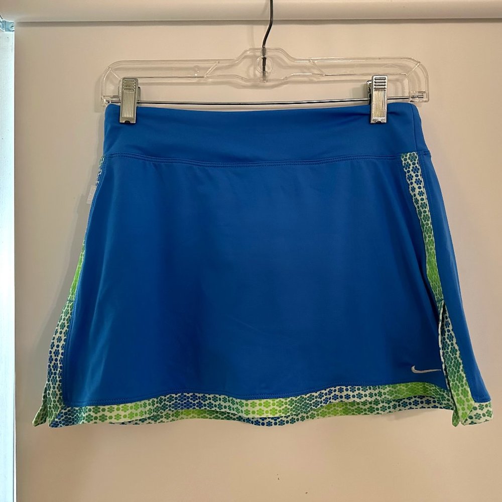 Nike Dri-Fit Women's Skirt with built in shorts Small